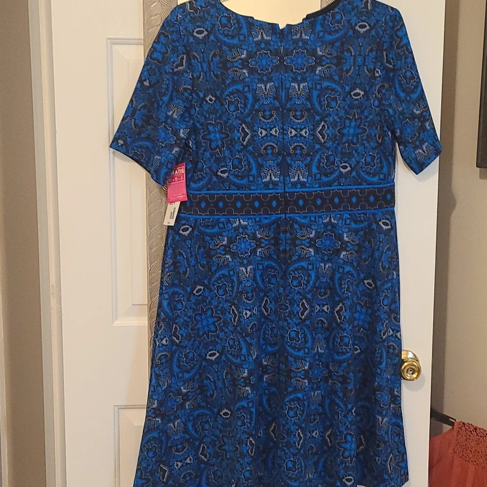 Dress - Picture 5 of 5